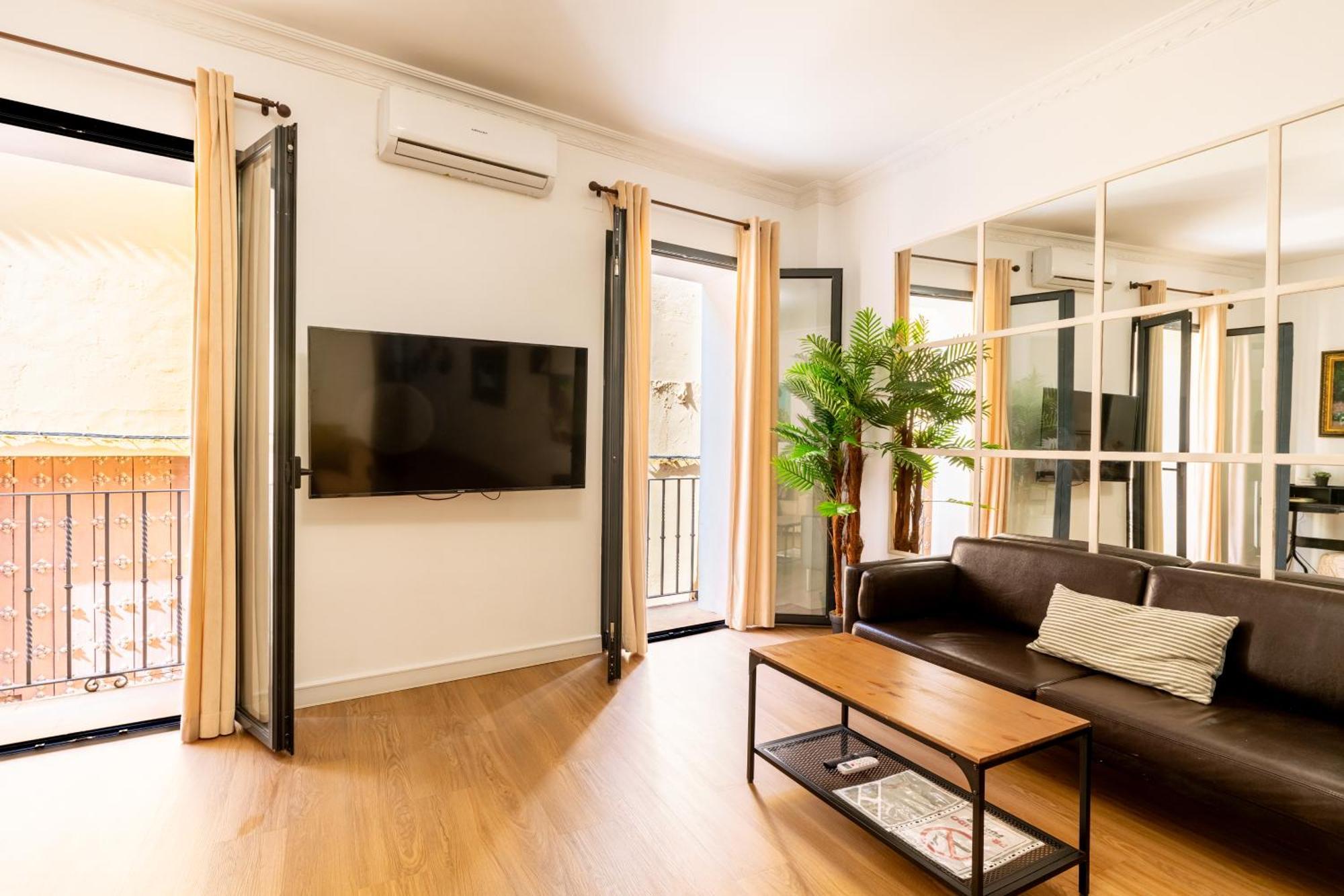 House Sevillana Parking Appartamento